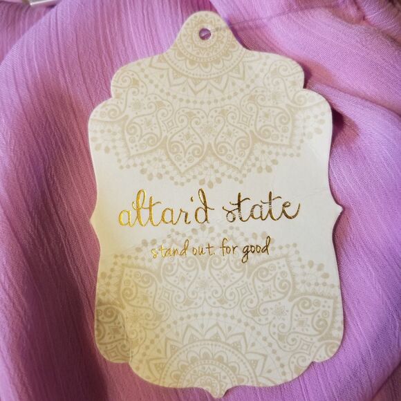 Altar'd State Women's Size M Pink Lavender Short Sleeve Romper Suit - Picture 3 of 6